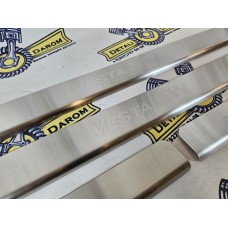 Комплект накладок на пороги Vesta SW оригинал