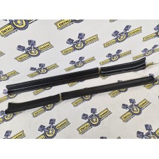 Накладки на пороги на автомобиль 21230