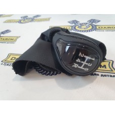 Ручка КПП Лада Веста с юбкой, обтянутая кожей (чёрная нить)