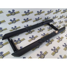 Пороги 21214, Нива Урбан труба с проступью с металлической заглушкой 76 мм со скосом (чёрный мат)