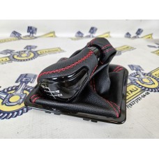 Ручка КПП Лада Приора 1 в коже красная строчка