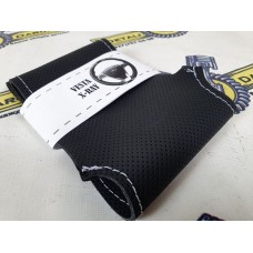 Оплетка на руль LADA Vesta X-ray белая нить