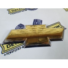 Шильдик Chevrolet Niva Эмблема Шевроле Нива на решетку радиатора нового образца