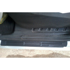 Накладки на внутренние пороги ЯрПласт в проемах дверей Ларгус